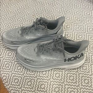 Hoka Clifton 9 Light Gray Athletic Shoes Men’s